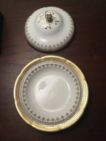 H1640 Muffin Dish & Lid