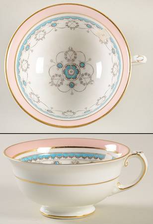 Conway Footed Cup
