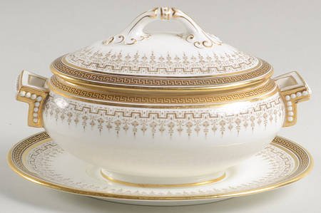 H8713 Gravy Boat & Lid with Underplate