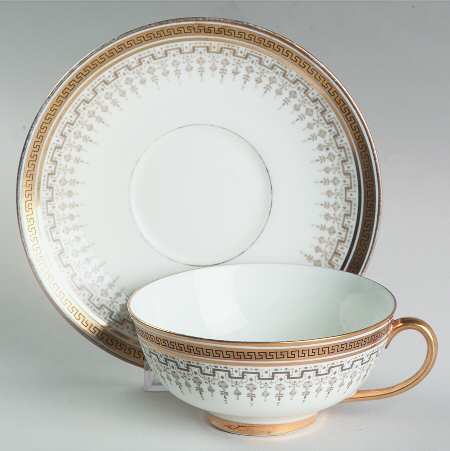 H8713 Footed Cup & Saucer Set