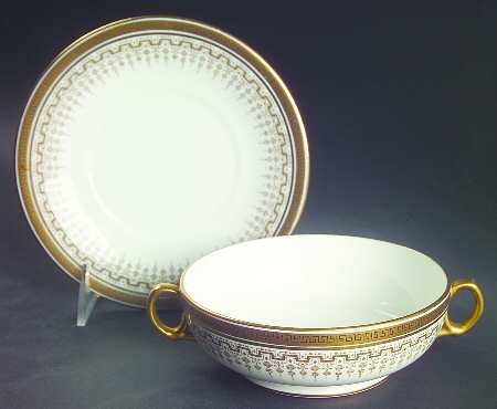 H8713 Footed Cream Soup Bowl & Saucer Set