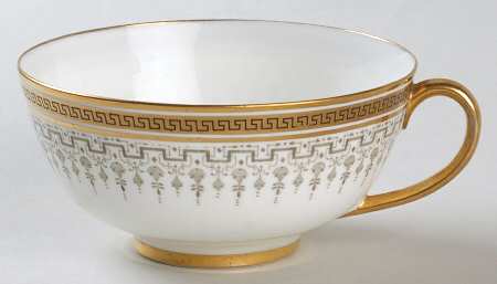 H8713 Footed Cup