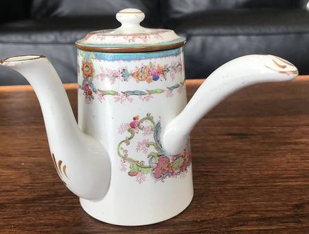 H9120 Aqua (Scalloped, White Background) Individual Coffee Pot & Lid