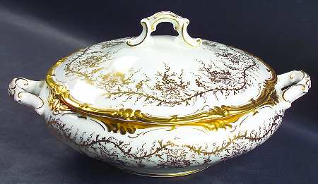 King's Plate White Round Covered Vegetable