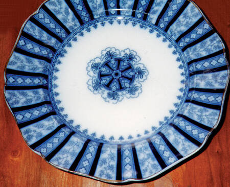 Corinthian Flute Dinner Plate
