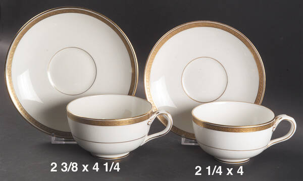 L2824 Oversized Cup & Saucer Set