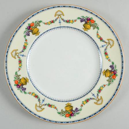 Malvern (Cream Rim, Urns) Luncheon Plate