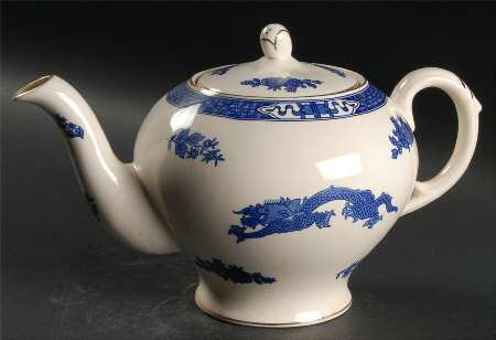 Dragon (Gold Trim) Teapot & Lid