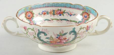 Souvenir Aqua (Scalloped, Cream) Footed Cream Soup Bowl & Saucer Set