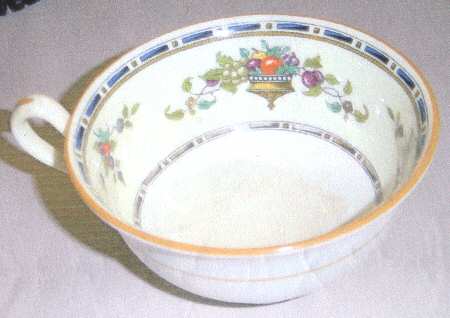 V6372 Footed Cup