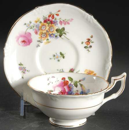 Marita Footed Cup & Saucer Set