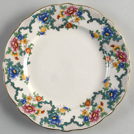 Victoria (Scalloped, Gold Trim) Salad Plate