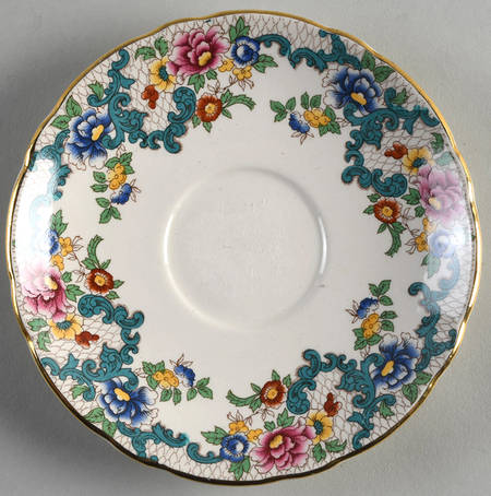 Victoria (Scalloped, Gold Trim) Saucer