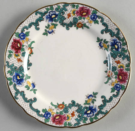 Victoria (Scalloped, Gold Trim) Bread & Butter Plate