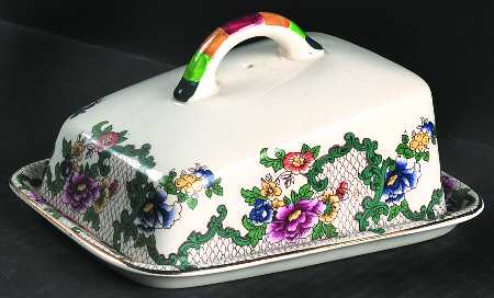 Victoria (Scalloped, Gold Trim) Cheese Dish with Lid (Wedge)