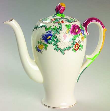 Victoria (Scalloped, Gold Trim) Mini Coffee Pot & Lid