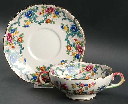 Victoria (Scalloped, Gold Trim) Footed Cream Soup Bowl & Saucer Set