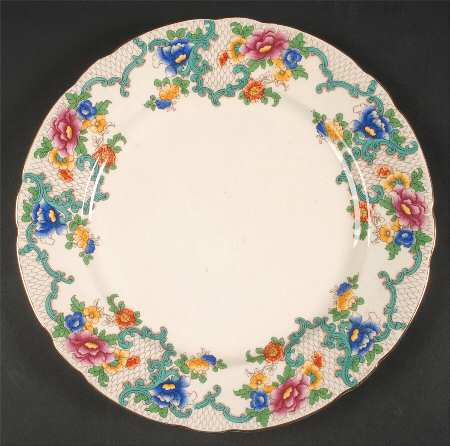 Victoria (Scalloped, Gold Trim) by Royal Cauldon
