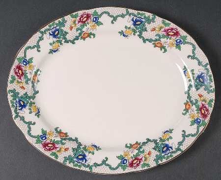 Victoria (Scalloped, Gold Trim) 11" Oval Serving Platter