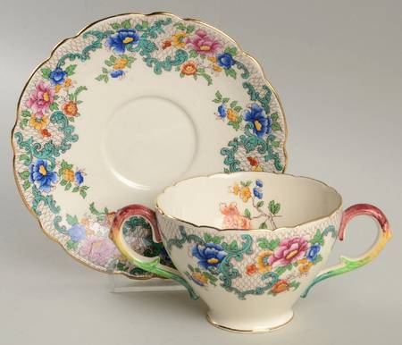 Victoria (Scalloped, Gold Trim) Bouillon Cup & Saucer