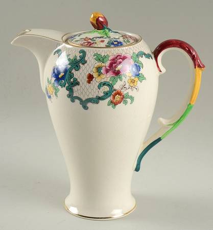 Victoria (Scalloped, Gold Trim) Coffee Pot & Lid