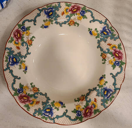 Victoria (Scalloped, Red Trim) Large Rim Soup Bowl
