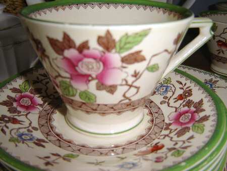 Z1278 Footed Cup & Saucer Set