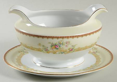 Adrian Gravy Boat with Attached Underplate