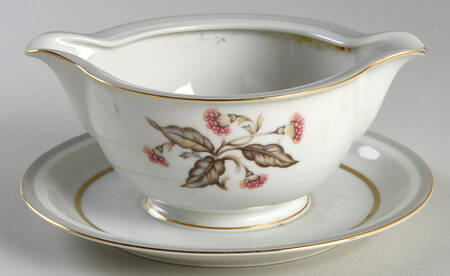 Ambassador Gravy Boat with Attached Underplate