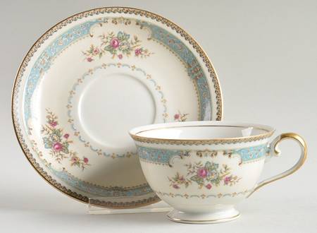 Atlanta Footed Cup & Saucer Set