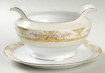 Carthage Gravy Boat with Attached Underplate