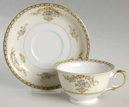 Fresuno Fresno Footed Cup & Saucer Set