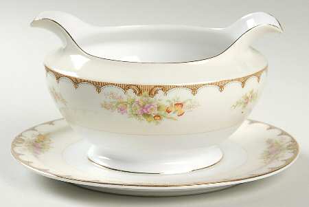 Lincoln Gravy Boat with Attached Underplate