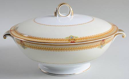 Macon Round Covered Vegetable