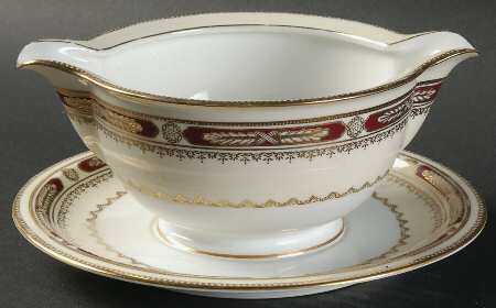 Marion Gravy Boat with Attached Underplate
