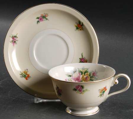 Pasadena Footed Cup & Saucer Set