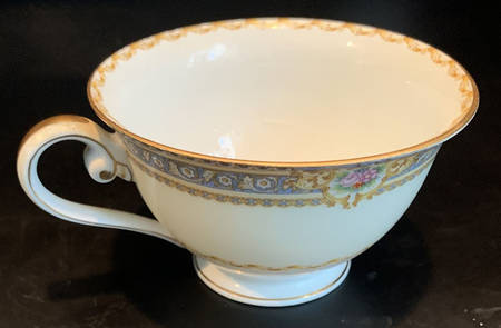 Peoria Footed Cup