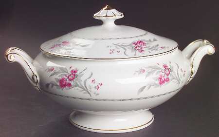 Saratoga (Red & Gray Flowers) Round Covered Vegetable