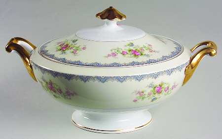 Seneca Blue Round Covered Vegetable