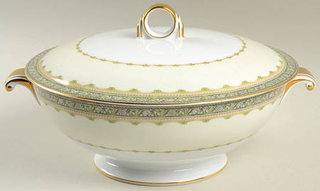 Tioga Round Covered Vegetable