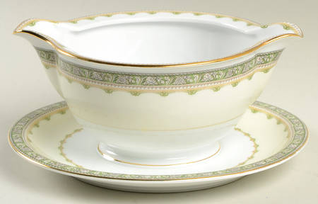 Tioga Round Gravy Boat/Attached Underplate