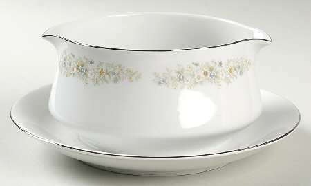 Irene Gravy Boat with Attached Underplate