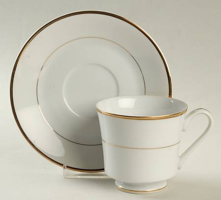 Jessica Footed Cup & Saucer Set