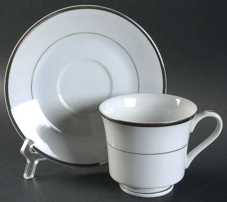 Jill Footed Cup & Saucer Set