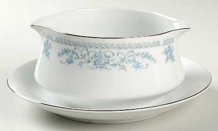 Nancy Gravy Boat with Attached Underplate