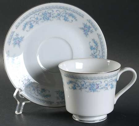 Nancy Footed Cup & Saucer Set