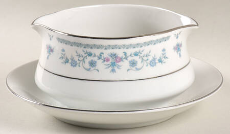 Patricia Gravy Boat with Attached Underplate