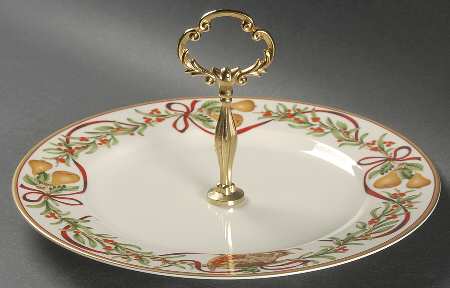 Queensberry Round Serving Plate with Handle (DP)
