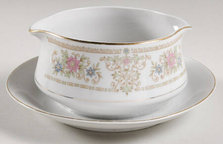 Roxbury Gravy Boat with Attached Underplate