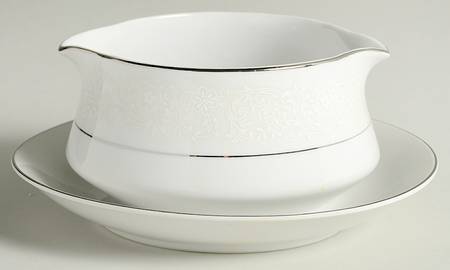 Winter Snow Gravy Boat with Attached Underplate